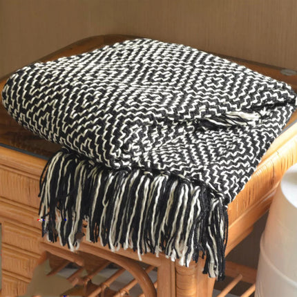 Chunky Soft B/W Woven Throw Blanket Bed Sofa Couch Home Décor Classic Rug