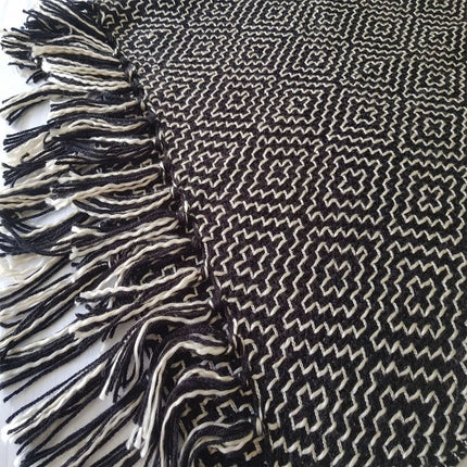 Chunky Soft B/W Woven Throw Blanket Bed Sofa Couch Home Décor Classic Rug