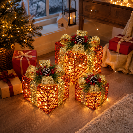 70 LED Christmas Set of 3 Lighted Gift Boxes Decorations Festive Red Pathway Decorative Boxes Christmas Tree Skirt Ornament for Garden,Holiday,Party Solar Waterproof Red Gift Boxes for Christmas