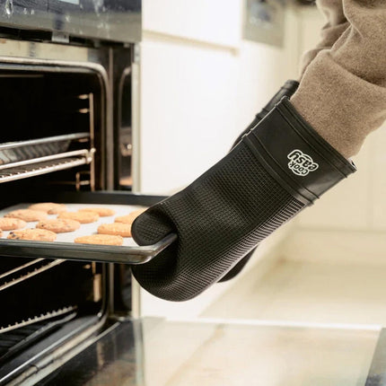 4Pcs Kitchen Set Silicone Gloves Mats Heat Resistant Baking Microwave Oven Mitts