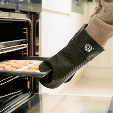 4Pcs Kitchen Set Silicone Gloves Mats Heat Resistant Baking Microwave Oven Mitts