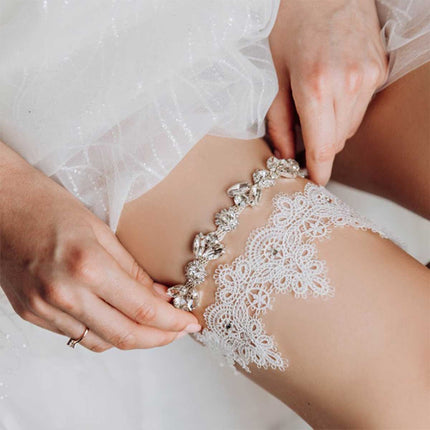 Deluxe Wedding Bridal Garter Set - Image 4